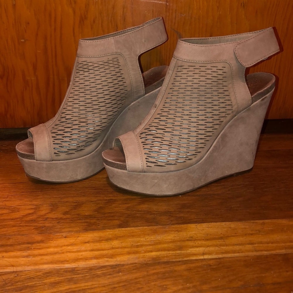 Vince Camuto wedges
